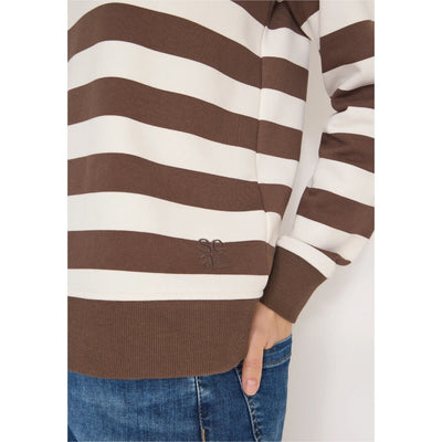 Cecil raitacollege, ruskea