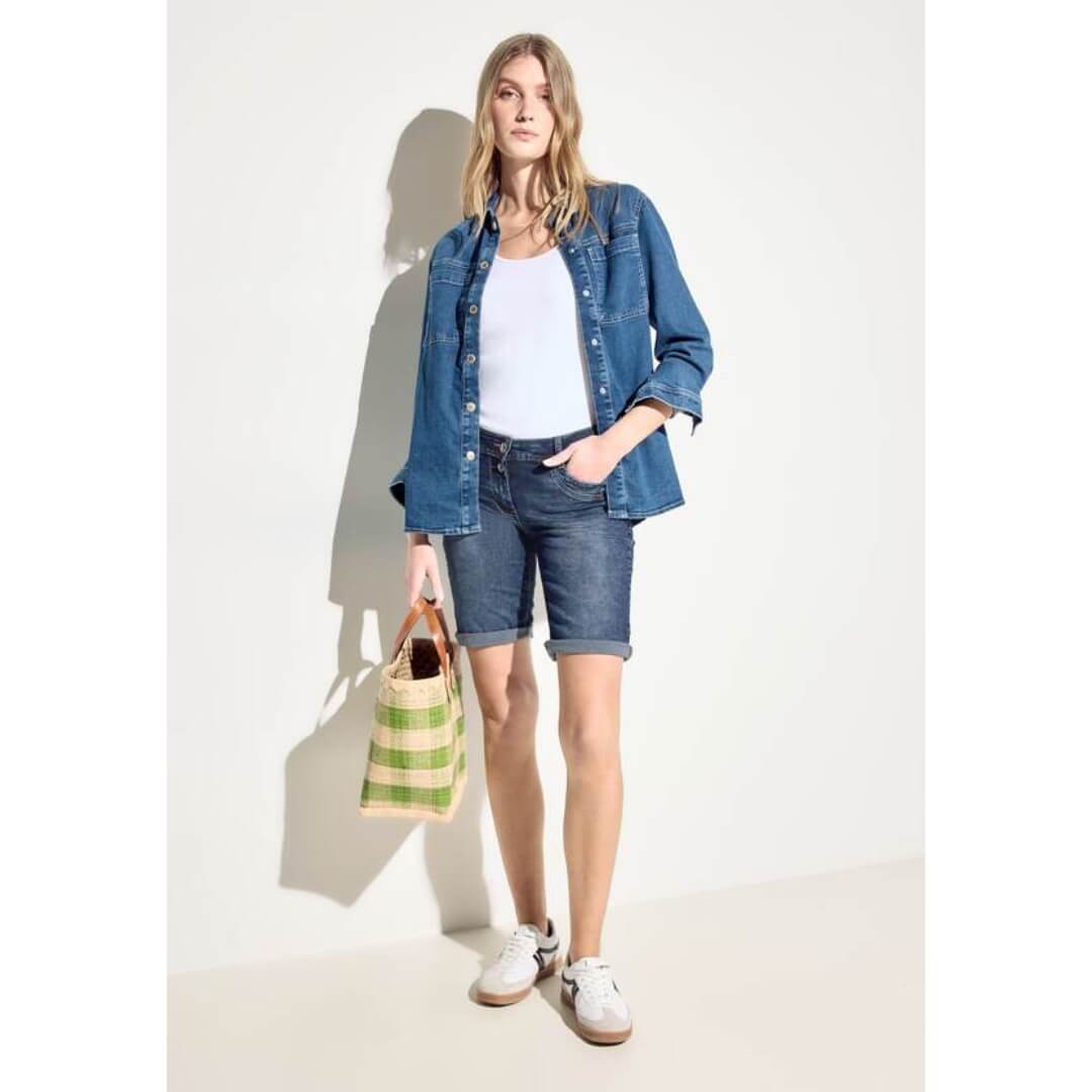 Cecil shortsi Scarlett, keskisininen - Moment.fi