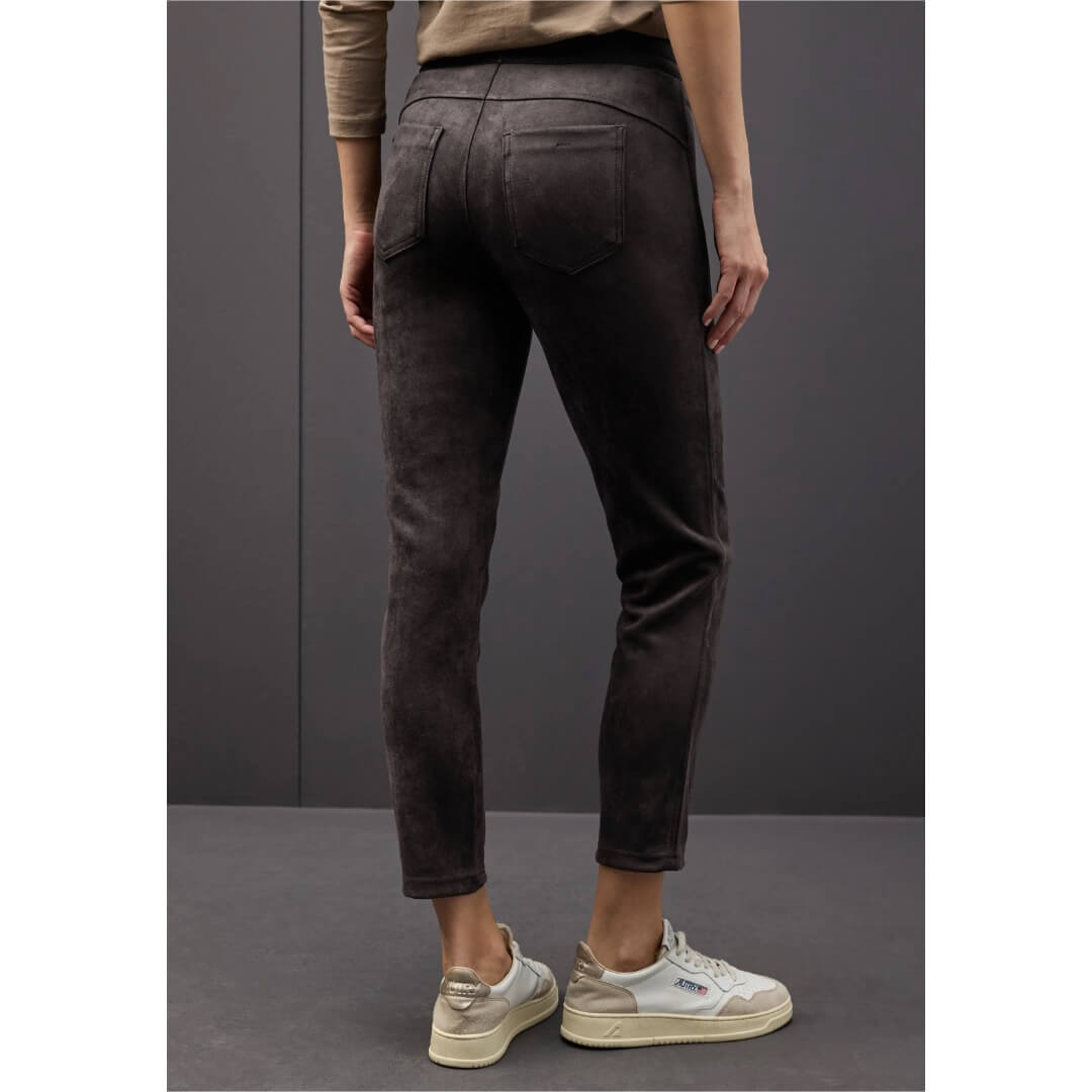 Street One sameetihousu, tummanruskea - Moment.fi