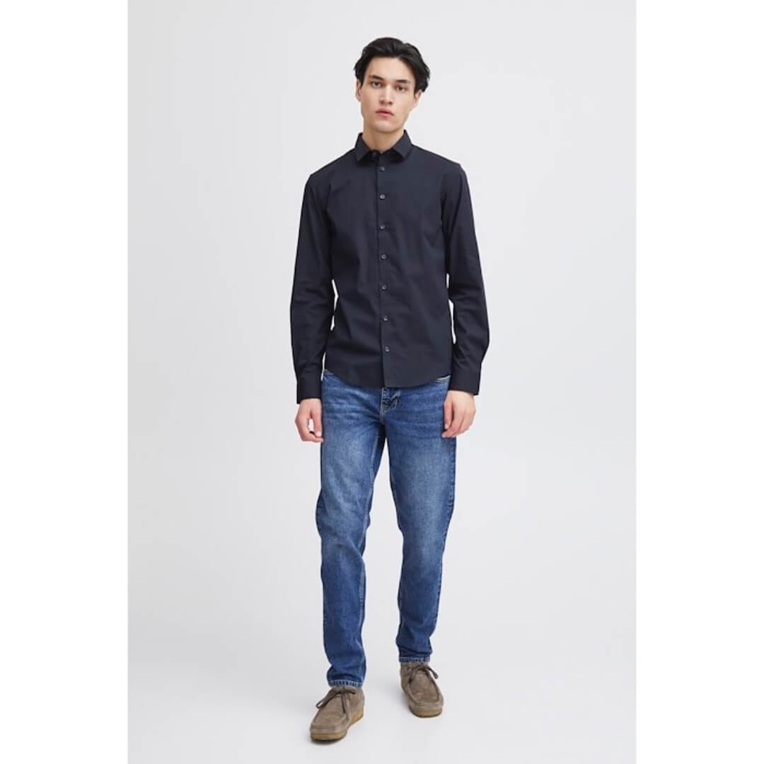 Casual Friday paita slim, musta - Moment.fi