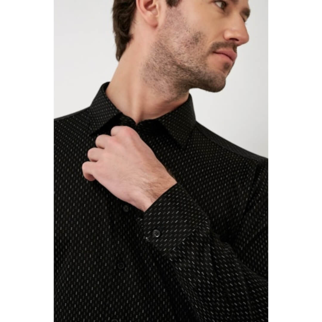 Desoto kuosipaita, musta - Moment.fi