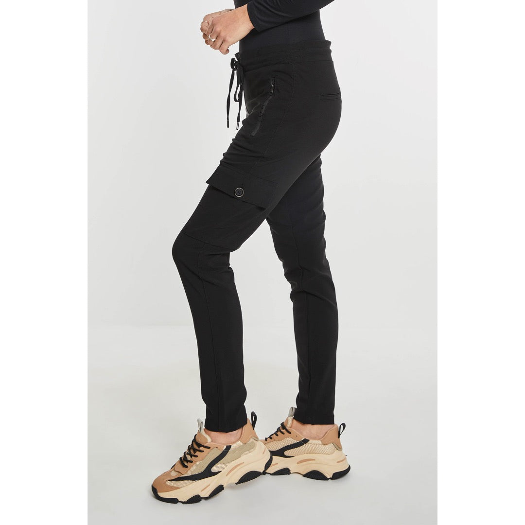 Para Mi reisitaskuhousu, musta - Moment.fi