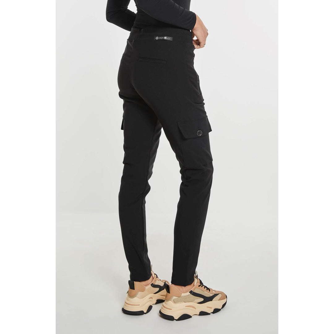 Para Mi reisitaskuhousu, musta - Moment.fi