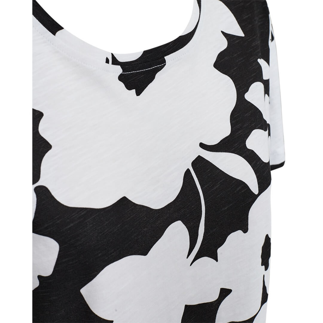 Freequent t-paita kukka, musta - Moment.fi